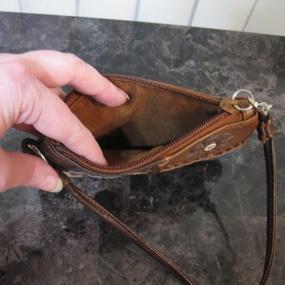 NWOT brown blue flower wristlet coin purse - Picture 6 of 6